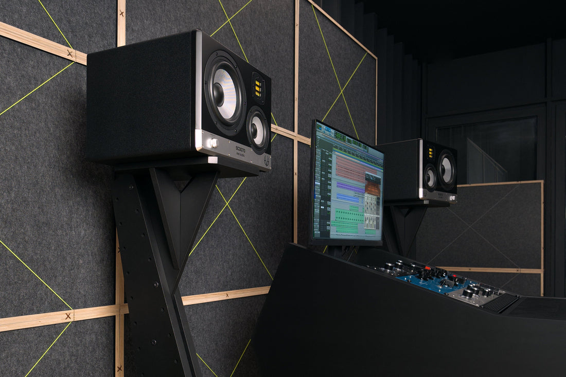 V-STAND flex is here. Same stand, flat pack.